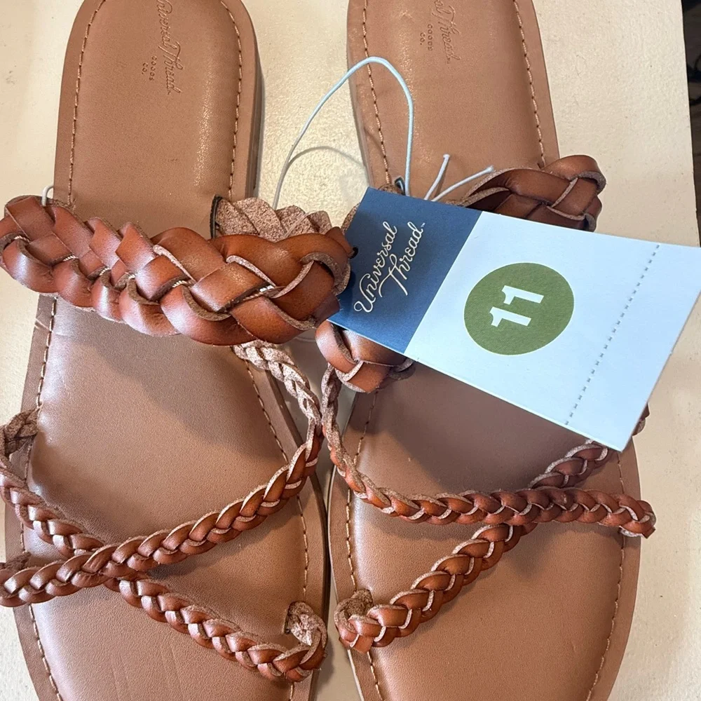 Shade & Shore Women's Black and Tan Sandals